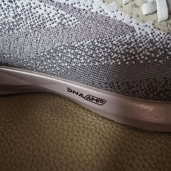 Brooks Women's Gradient Running Shoes - Picture 6 of 6